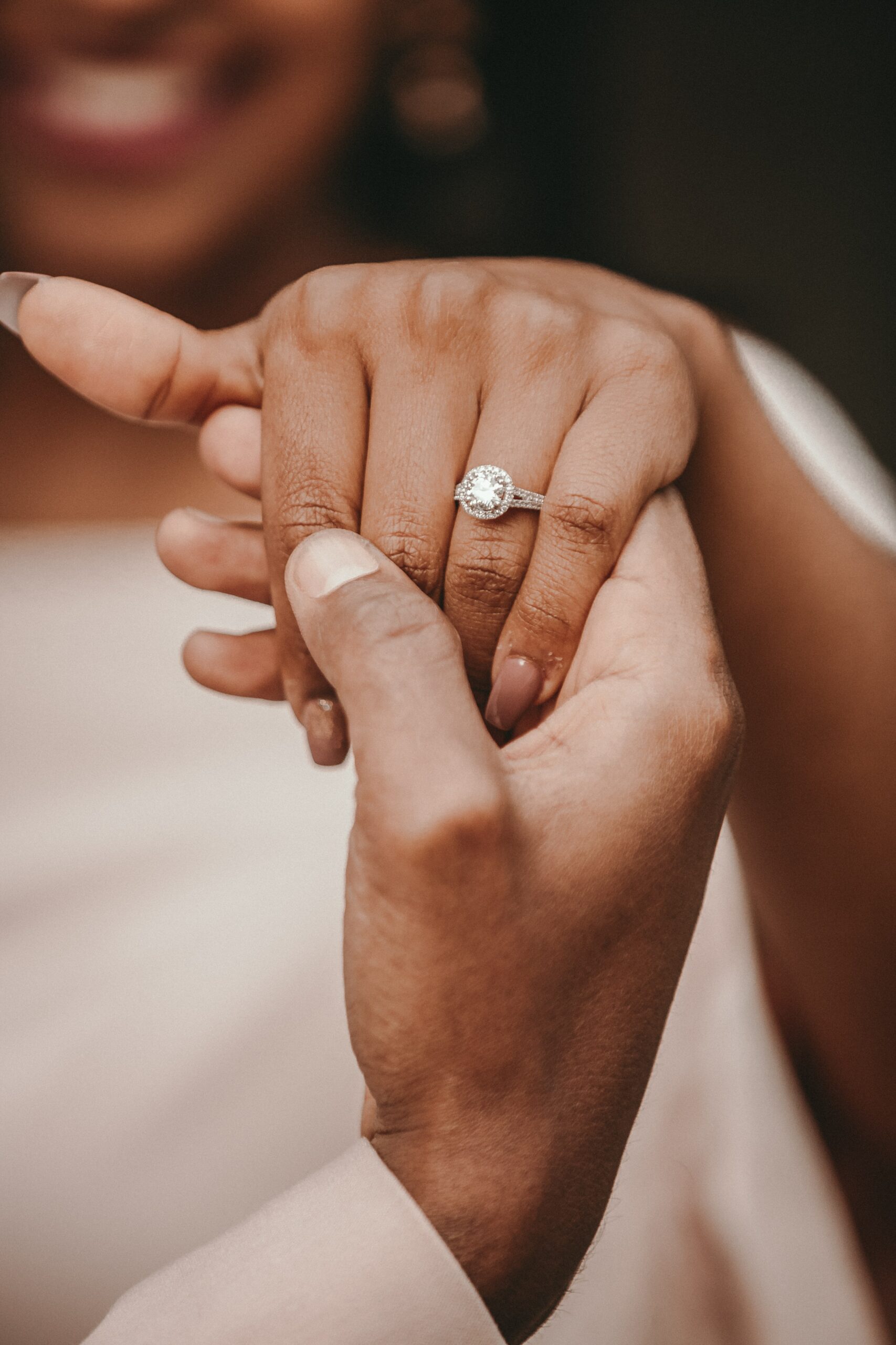 Con Qué Tipo De Anillo Deberías Proponer Matrimonio?: Nuestra Guía Anillos - Ready To Ask What Kind Of Ring Should You Propose With?: Our Ring Guide
